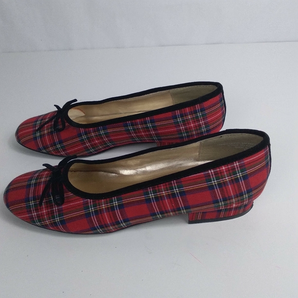 The TOG Shop Shoe black red and green plaid flat shoes  size 9 M - Picture 7 of 8